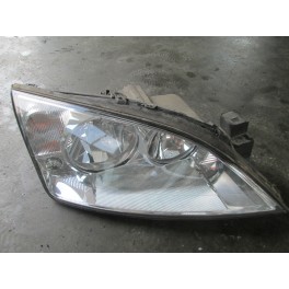 Vindem far dreapta cu codul 1s7113005bl Ford Mondeo 2.0tdci Vindem far dreapta cu codul 1s7113005bl Ford Mondeo 2.0tdci