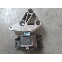 Vindem suport motor 8200592642 1.5dci Megane 2 Vindem suport motor 8200592642 1.5dci Megane 2