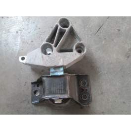 Vindem suport motor 8200592642 1.5dci Megane 2