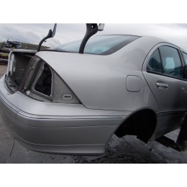 aripa spate Mercedes c 203 220 cdi aripa spate Mercedes c 203 220 cdi