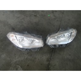 Vindem far stanga 1.6 16v Renault Megane 2 an 2003-2008 Vindem far stanga 1.6 16v Renault Megane 2 an 2003-2008